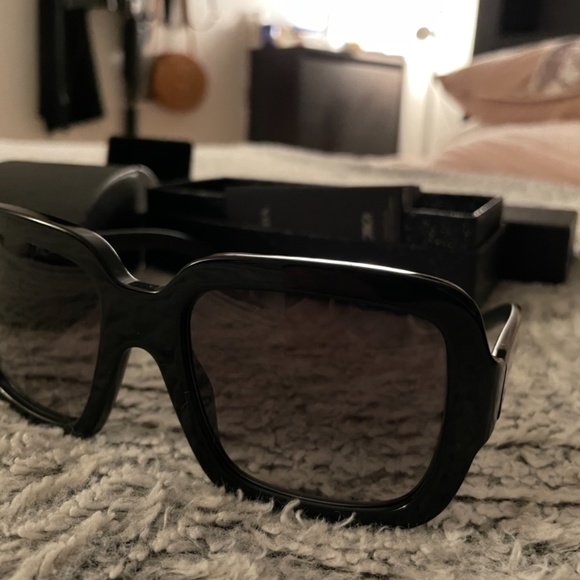 Prada sunglasses SPR07R main image 4